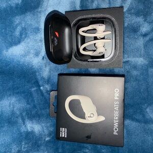 Beats by Dre Powerbeats Pro - White